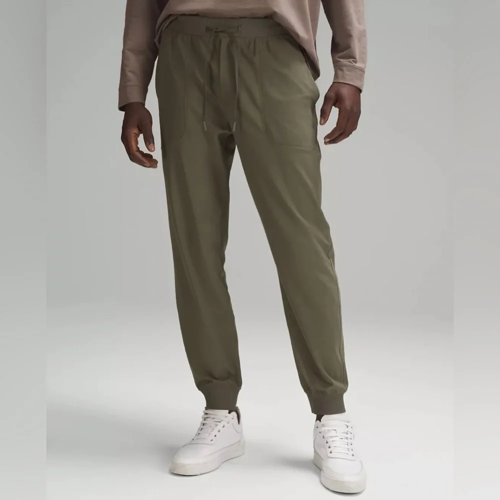 Lululemon athletica ABC Jogger color army green men’s size xs s L XL